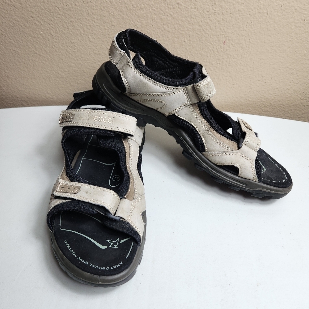 Ecco Womens |11-11.5| Offroad Beige/Black All Terrain Open Toe Sandals
